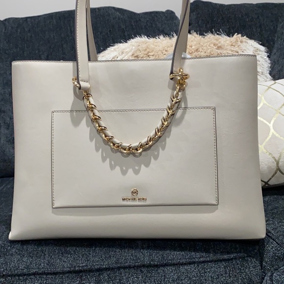 Michael Kors Cece Bag - Picture 5 of 14